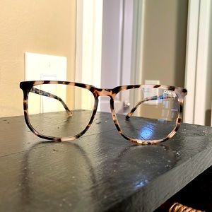 Quay Stranger Blue Light Glasses Tortoise shell print